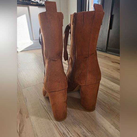 Express Tan Brown Vegan Suede Lace Up Rivet Tie Chunky Heel Ankle Bootie 7.5 - Picture 8 of 14